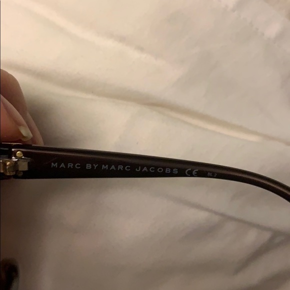 Sunglasses - Picture 3 of 5